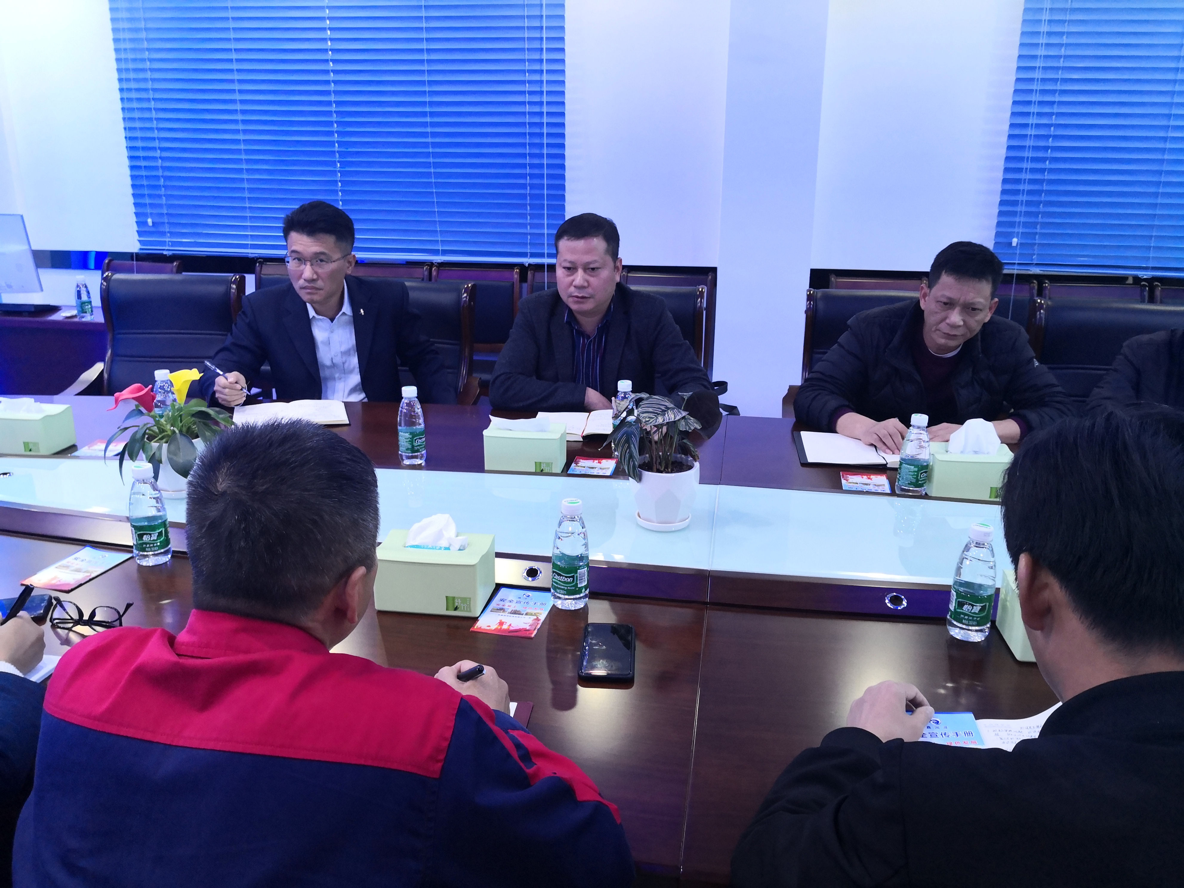 云浮市生態(tài)環(huán)境局郁南分局召開“誰執(zhí)法誰普法”座談會(huì)（2）.jpg